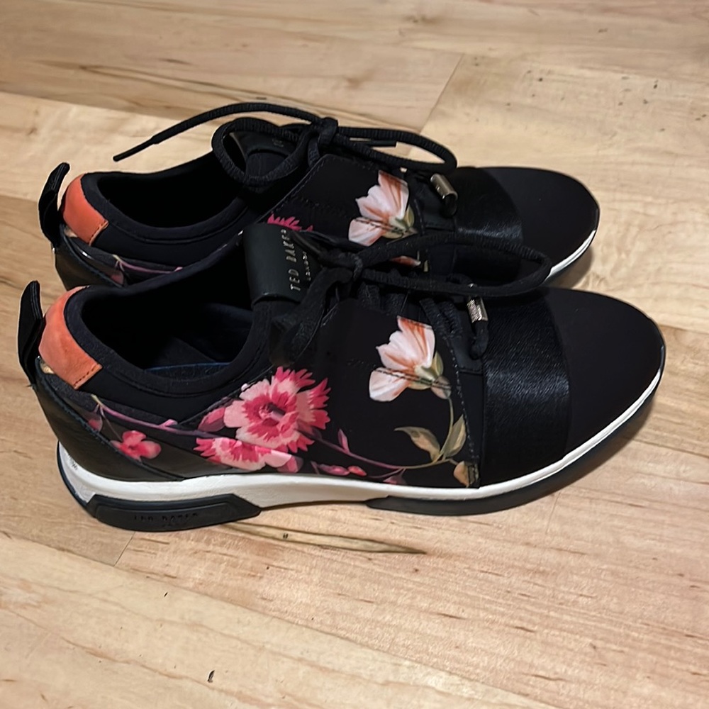 Ted Baker 7.5